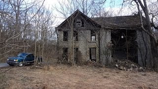 Exploring an abandoned 1800's house (NO wiring, NO running water)