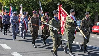 Przemarsz uczestników święta 5 Pułku Ułanów Zasławskich w Ostrołęce