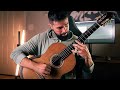 Classical guitarist improvises the 