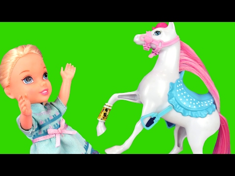 Horse Riding ! Elsa & Anna toddlers - Horse Stable Horse Riding ! Elsa & Anna toddlers - Horse Stable