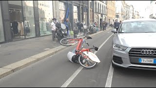 Inter, scene di festa ed euforia nel centro di Milano. Con qualche fuori programma...