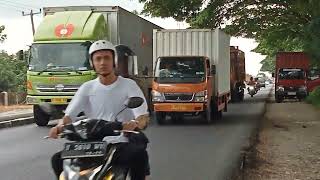 kageet ..!! Tiba Tiba TRUK ini mendekat dan berhenti. ada apa nih?