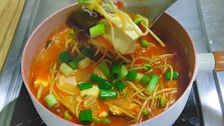 TRY THIS ‼️KOREAN SOUP THAT'S EASY TO MAKE AND SO FRESH THAT WILL MAKE YOU ADDICTIVE