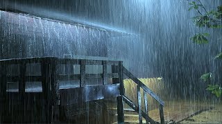 夜の熱帯雨林のブリキの屋根で大雨と雷雨の音で不眠症を即座に打ち負かす