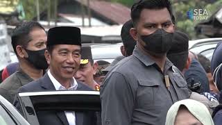 President Joko Widodo Visits Traditional Market In South Kalimantan