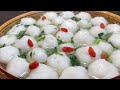 The chef will teach you the home-made practice of fish ball soup.