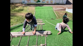 三笠山自然公園こどもの国の「フワフワくまさん」の中で自由奔放♪ 二人で独占して遊ぶことができたよ☺ 和寒町字三笠🌲 10歳のトレーシーと8歳のスティーブ ★Play with an intellec