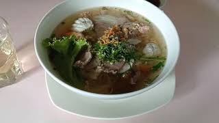 ครั้งแรกกับก๋วยเตี๋ยวพิเศษที่พนมเปญกัมพูชา First time to taste Piset Noodle at Phanom Penh,Cambodia.