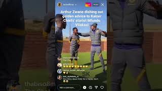 Arthur Zwane dishing out golden advice to Kaizer Chiefs' starlet Mfundo Vilakazi