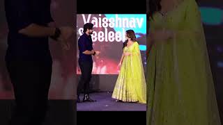 #Sreeleela \u0026 Vaisshnav Tej Dances to #Leelammo Song on Stage #youtubeshorts #aadikeshava