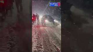 Kulgam Police, Led by Additional SP Qazigund Assists Stranded Commuters  on Jammu-Srinagar Highway