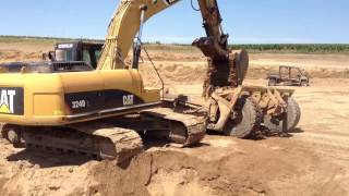 Loading Sand with Cat 324D L