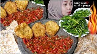 Pas cuaca hujan!!Makan cabe pakai sambal uleq gorengan tempe bakwan || #asmr #mukbang