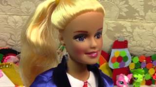 Airplane Barbie Doll I Want to Be a Pilot Toy Review blonde Travel Vacation Suitcase Surpise