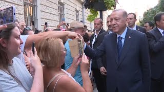 Show of affection from Hungarians to President Erdogan