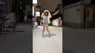 【TikTok】こんなミニスカで…