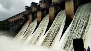 Gorur dam waterfall