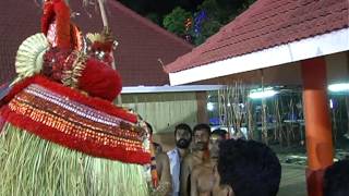 Vengara Kuttikara Bhagavathy Temple Theyyam 2013 Part 4 (Travel Kannur Kerala Videos)