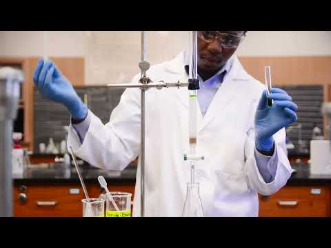 How is column chromatography used to separate compounds?
