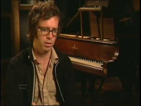 BEN FOLDS GOES OVER THE HEDGE - YouTube