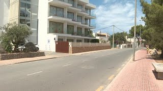 Investiguen a Eivissa la mort d'una turista de 22 anys a la seva habitació d'hotel