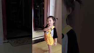 没想到闺女这么机灵，真是拿她一点办法都没有！ #baby #funny #cute #萌娃 #搞笑