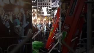Alica Keys and JZ singing New York in Times Square  10-09-16 filmed by Nathaniel Gavronsky