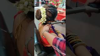 Shorts#shorts hair me juda/ bun hairstyle gajra lagake kaise banaye #hairstyles #gajra #shortvideo