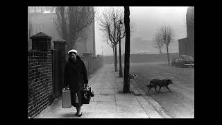 ESSAI 3164.  Oeuvres de Bert Hardy. Musique de Philippe Lauters.