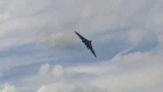 Vulcan XH558 - Howl Loud Takeoff