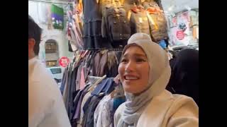 AYU TING TING BELANJA BAJU DI MUHAJER