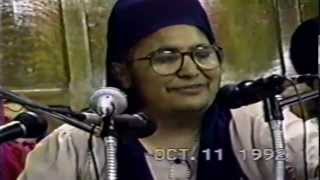 Bibi Harjeet Kaur (Moga) - Sadh Sangat Samagam Montreal  11 October 1992