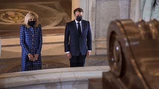 Macron lays wreath at tomb of Napoleon on 200th anniversary of death