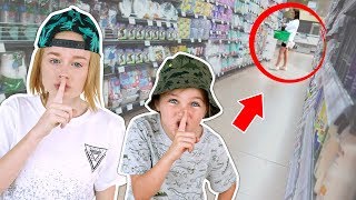 SPYING ON OUR MOM IN PUBLIC! *caught HER out* | Family Fizz