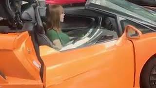 Sajat beli lamborghini.