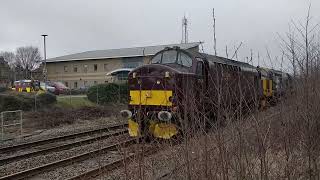 Double headed 37s (37676 \u0026 37403) departing Elgin