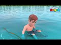 joãozinho aprende a nadar na piscina 🏊 canal do joãozinho little angel português