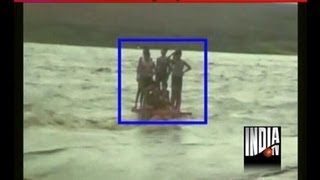 2 brave men rescued 23 people throug heavy flood in Narmada river