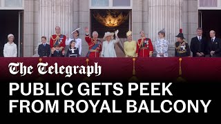 King allows public to peek from royal balcony