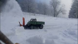 Snow removing -Unimog 406 \u0026 Schmidt FS 105 snowblower 1/10