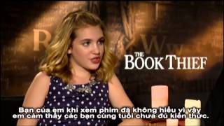 THE BOOK THIEF interview with Geoffrey Rush và Sophie NéLisse