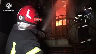 Львів: вогнеборці ліквідували пожежу в цегляному гаражі з мансардою