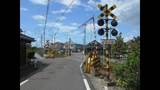 近江鉄道本線の色々な屈折式遮断機のある踏切