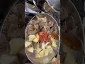 土豆牛肉1 高压锅炖好的牛肉块，加土豆，盐糖生抽老抽番茄酱和炖肉的汤，炖15分钟