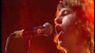 The Kooks - She Moves In Her Own Way (Live)
