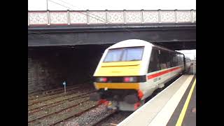 The LSL Class 87 INTERCITY No.87002 'Royal Sovereign' with ELECTRIC SCOT was departing at Carlisle!