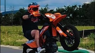 🔥KTM 690 Supermoto Hitting Balance Point!!!! Wheelies 🔥