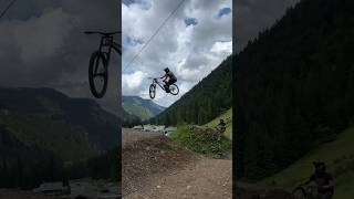 Laps with the boys in Chatel #sbnp #chatelbikepark #downhillmtb #mtb #sickbutnotpoorly