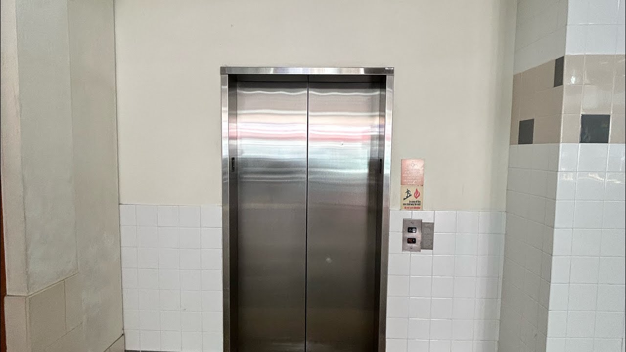 Schindler Mt Hydraulic Elevator At The Streets At Southpoint In Durham