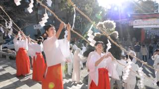 生田神社に正月飾り「杉盛り」お目見え